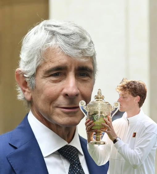 viaggrego's tweet photo. #Sinner vince #Wimbledon📷 , il Torneo piu' prestigioso al Mondo di #Tennis , ma le #Istituzioni Politiche erano #Assenti compreso #Meloni e #Mattarella . Il #Ministro dello #Sport si giustifica #arrampicandosi sugli #specchi. Che figura di M..! https://t.co/4fld1q3CU1 https://t.co/8oGzdgKJ6G