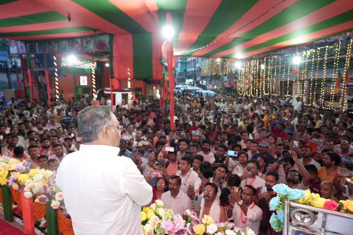 SamikBJP's tweet photo. কৃষ্ণনগর ত্রিকন পার্ক-এ ডঃ শ্যামাপ্রসাদ মুখোপাধ্যায়ের মূর্তি উন্মোচন অনুষ্ঠান। https://t.co/VdGN5hkFzI