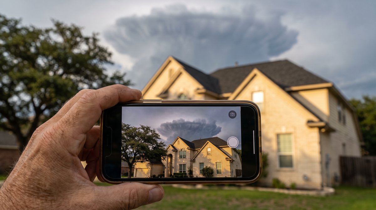 TexasHomePro's tweet photo. Central Texas, the radar's lighting up again this week. Five things to do before the next line of storms rolls through:

1. Walk your perimeter. Clear gutters, downspouts, and anything that can become a projectile in a 60-mph gust.
2. Photograph your roof from the ground. Date-st https://t.co/OJ7oQuZM0m