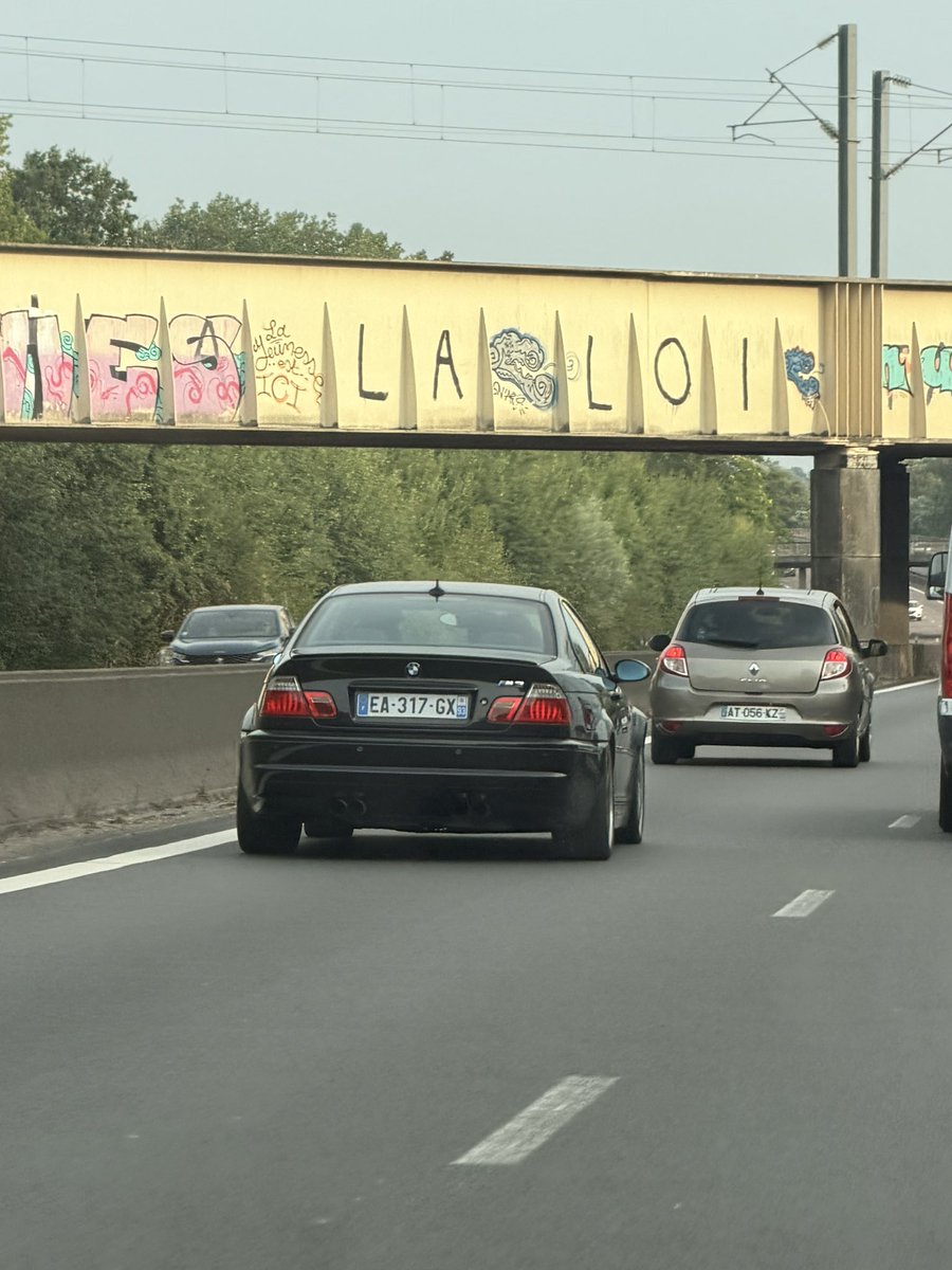 _SkwinY's tweet photo. Waaa trop belle la E46 https://t.co/7xQG673jps