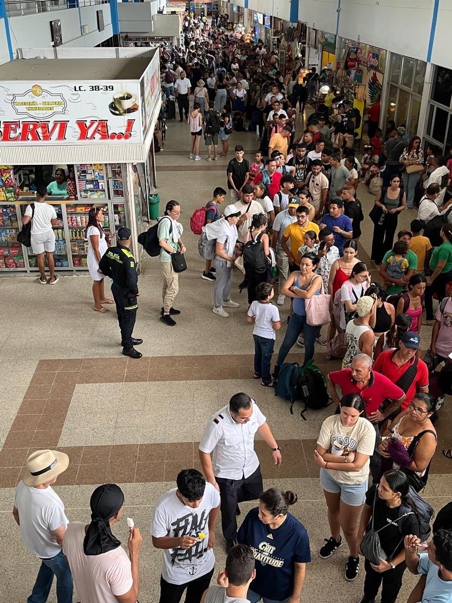 MagdalenaGober's tweet photo. Terminal de Santa Marta continúa ganándose la confianza de los usuarios: 2 millones de pasajeros se han movido en lo que va del 2026. https://t.co/CIBP1c3tLx