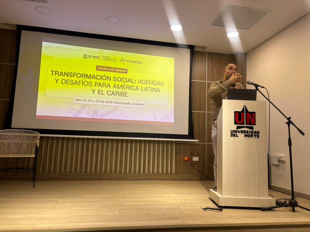 _CLACSO's tweet photo. Hoy dio inicio la Escuela de Verano UNINORTE-CLACSO 2026 bajo el lema "Transformación Social: Agendas y Desafíos para América Latina y el Caribe", un encuentro clave que se desarrollará hasta el 16 de julio en Barranquilla, Colombia.

Organizado en conjunto por el Consejo Latinoamericano de Ciencias Sociales (CLACSO) y la División de Humanidades, Artes y Ciencias Sociales de la Universidad del Norte (@uninorte), este espacio reúne a investigadores/as, docentes y activistas de toda la región con el fin de debatir y construir agendas comunes frente a las policrisis actuales.

Durante estas tres jornadas se abordarán dinámicas de transformación social estructuradas en cuatro ejes fundamentales: justicia epistémica, migraciones, investigación-creación, y violencias y desigualdades.

Las ciencias sociales, las humanidades y las artes se posicionan como herramientas indispensables para comprender la complejidad de nuestros territorios y trazar horizontes comunes de cambio y equidad.

🔗 Sigue todos los detalles, publicaciones y agendas del evento en el siguiente enlace: https://t.co/AR2ZoD7Wra