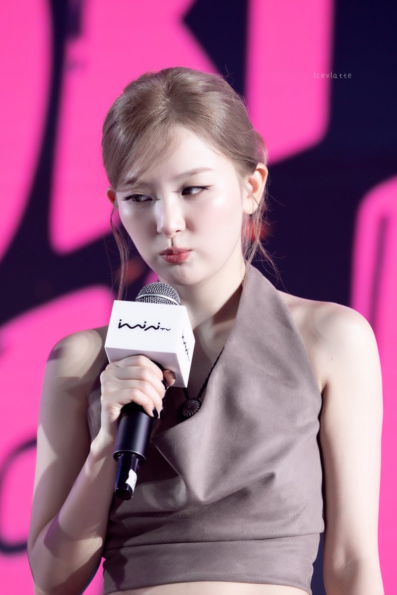 _Icevlatte's tweet photo. 260705 Seulgi in guangzhou
미모💥

#슬기 #SEULGI #레드벨벳 #RedVelvet https://t.co/hBN931MM8D