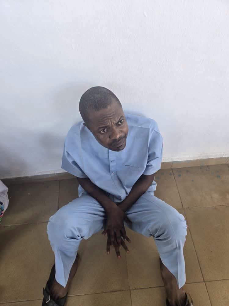 GeneralSnow_'s tweet photo. So this man fooled the entire FG abi?
He acted alone right?
The case is International shaa https://t.co/y9cbFE8PML
