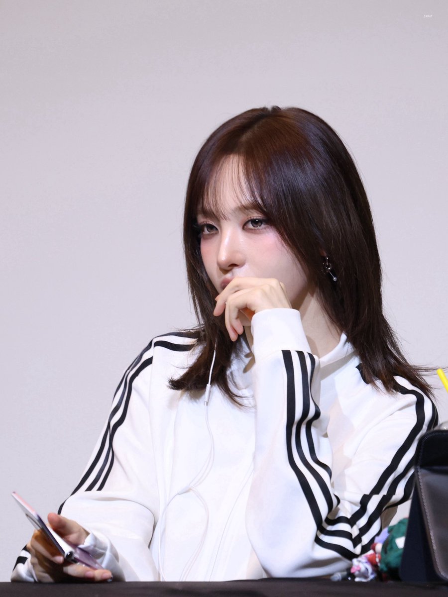 fallinive04's tweet photo. 260228 

#LIZ #리즈 #IVE #아이브 https://t.co/wJ8ApLesm8