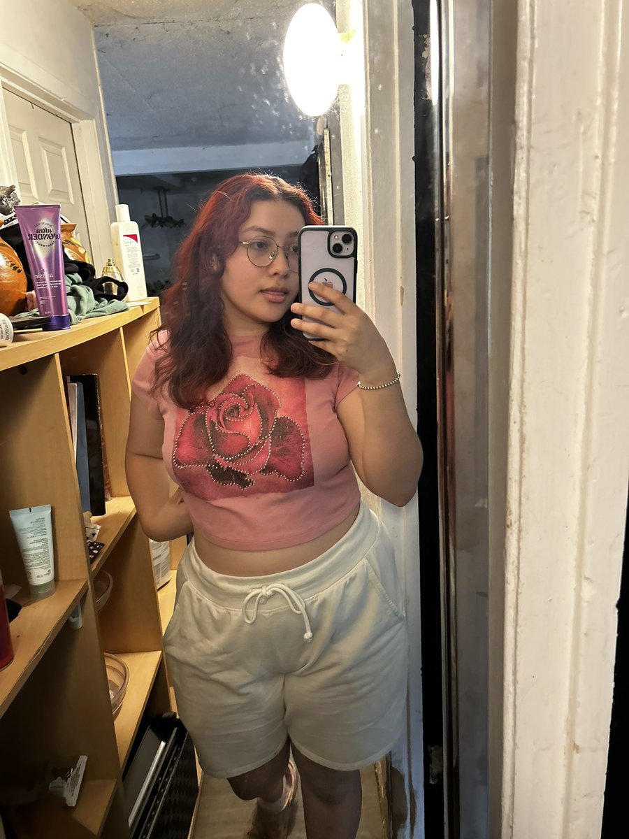 itsnotluna's tweet photo. Woke up with a fat ass today #blessed AND will start my journey to Mexico #DoubleBlessed https://t.co/msMYQ6njmm