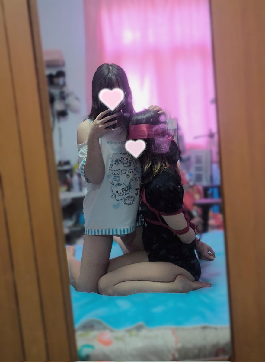Tairitsu333's tweet photo. 还有和松子的贴贴，好开心 https://t.co/iKFskgCGVA