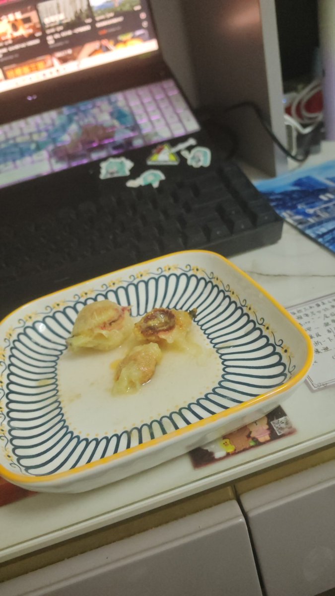 Nobody_ZER0____'s tweet photo. 大半夜的饿晕了 洗了两个桃子吃🍑😋 呀咪呀咪 https://t.co/YGqWYFQr97