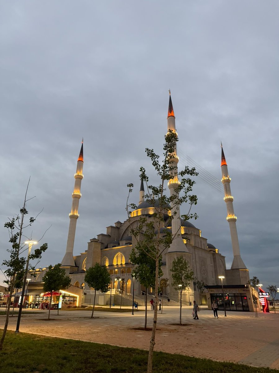 engincicek61's tweet photo. Seni arayan, zaman bulduğu için aramaz. Değer verdiği için arar. Vaktim olmadı diyene inanma. İnsan önemsediğine vakit bulur.. @erdgnbayraktr @AlemdarCamii https://t.co/MnWSHVeVPY