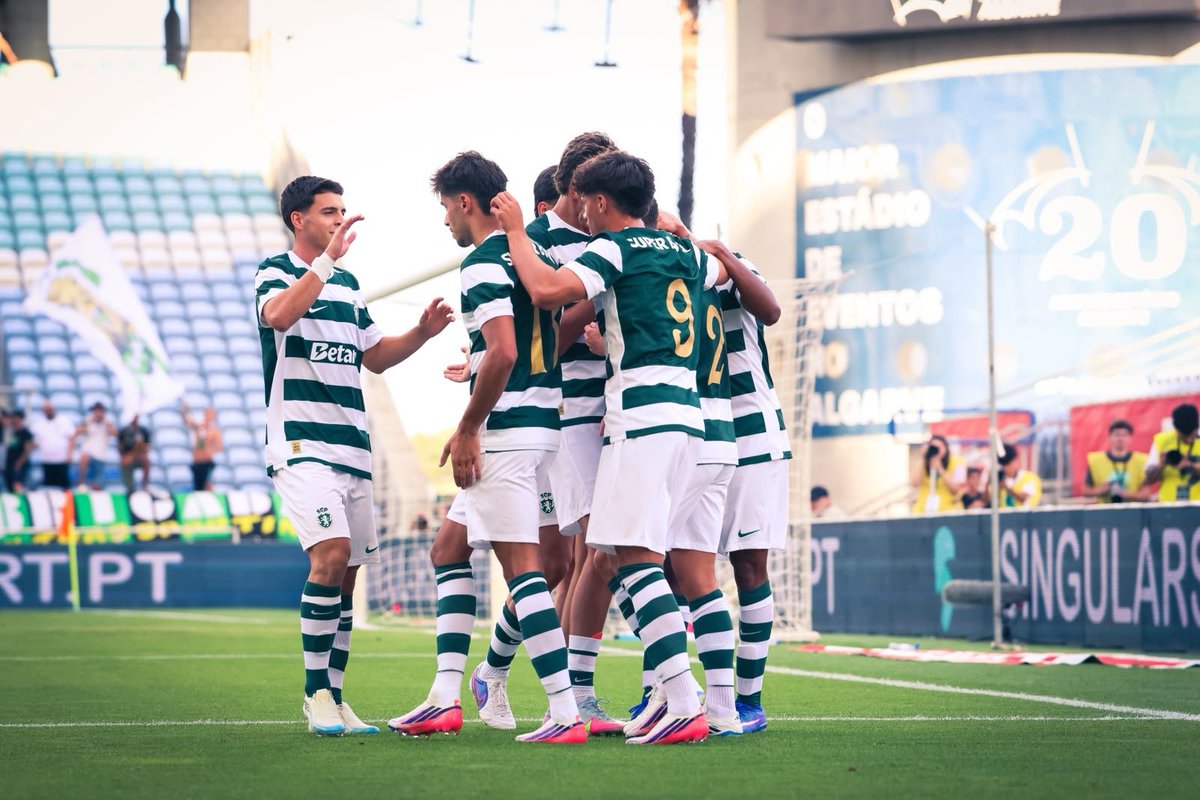 CabineSport's tweet photo. FIM: Sporting 4-1 Celtic

GOSTARAM? https://t.co/5IfcvHKm9i