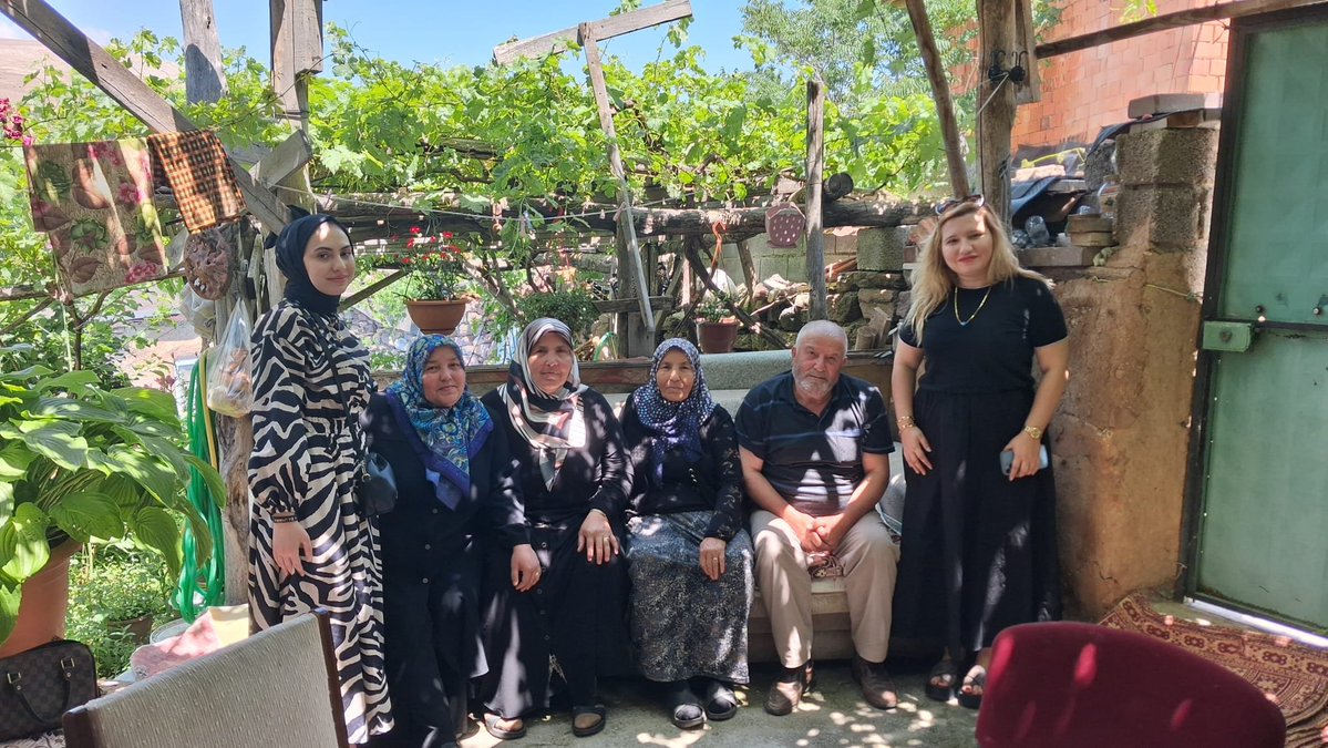 SelcukluKad's tweet photo. 📍 Sille
Mahalle Koordinatörümüz Behiye Koyuncu ve Yönetim Kurulu Üyelerimiz ile birlikte Sille Mahallemizde esnaf ve hane ziyaretleri gerçekleştirdik.

Hemşehrilerimizle gönül köprüleri kurarak talep ve önerilerini dinledik, birlik ve beraberliğimizi pekiştirdik. https://t.co/DYiOld8ZSZ