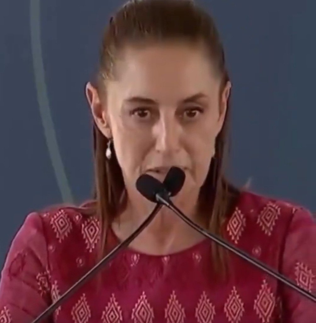 Angel__Queen__'s tweet photo. En un principio me inspiraba enojo , después , lástima y hoy solo me inspira ASCO!

No miente por tonta , miente por hija de la chingada.

Corrupta hija ... Puta!

@Claudiashein https://t.co/hi3yqFF3DN