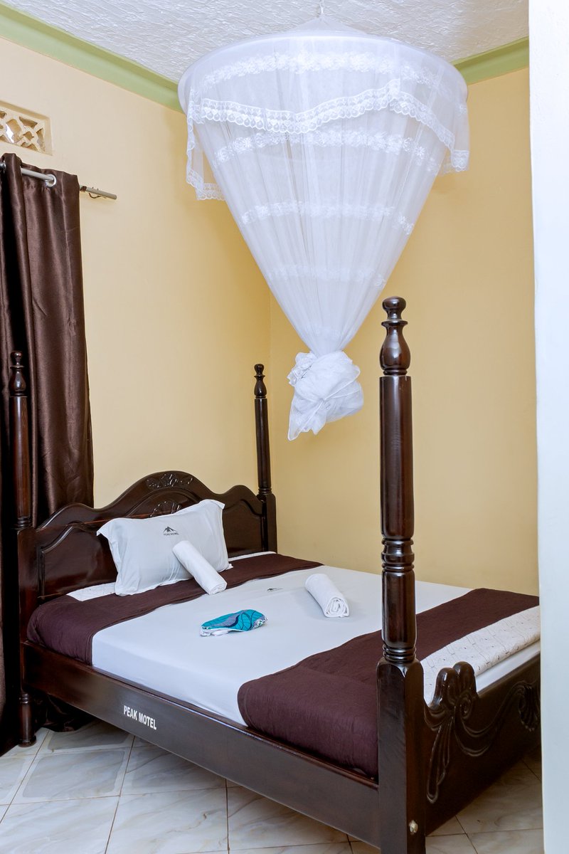 WMatsande's tweet photo. Book Book Now. Tents available @100k Ugx for both Single and Double Pax Acommodation During the Rwenzori Marathon and all other days of Visiting Destination Kasese. https://t.co/x98R9GxXKj