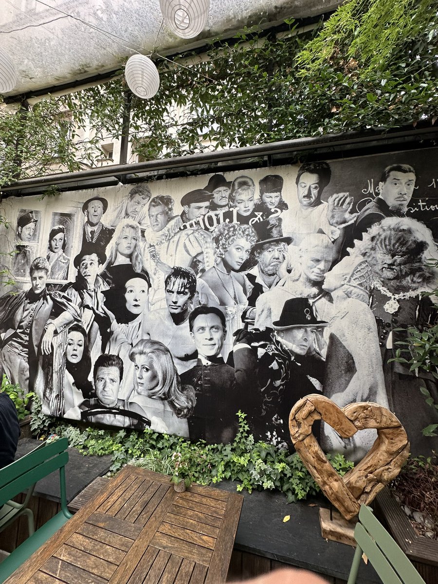 cinepastor's tweet photo. Y por fin puedo visitar el mítico #Studio28 en la Rue Tholozé de #Montmartre.

Aquí fue donde Don #LuisBuñuel estrenó en 1930 «L’ age d’ or» («La edad de oro») y así lo recuerda un collage a la entrada. Lo que vino después es Historia del CINE.

#París2026 (20) https://t.co/0TQLVTPJ7w