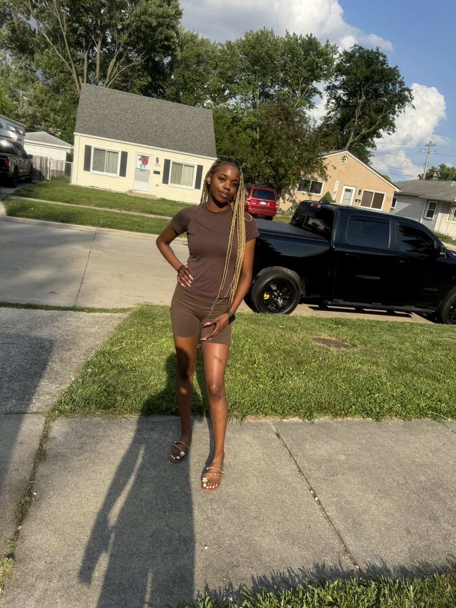 jaistallion05's tweet photo. Pretty brown brown driving him wild 🫶🏾 https://t.co/Dbd19IDPr6