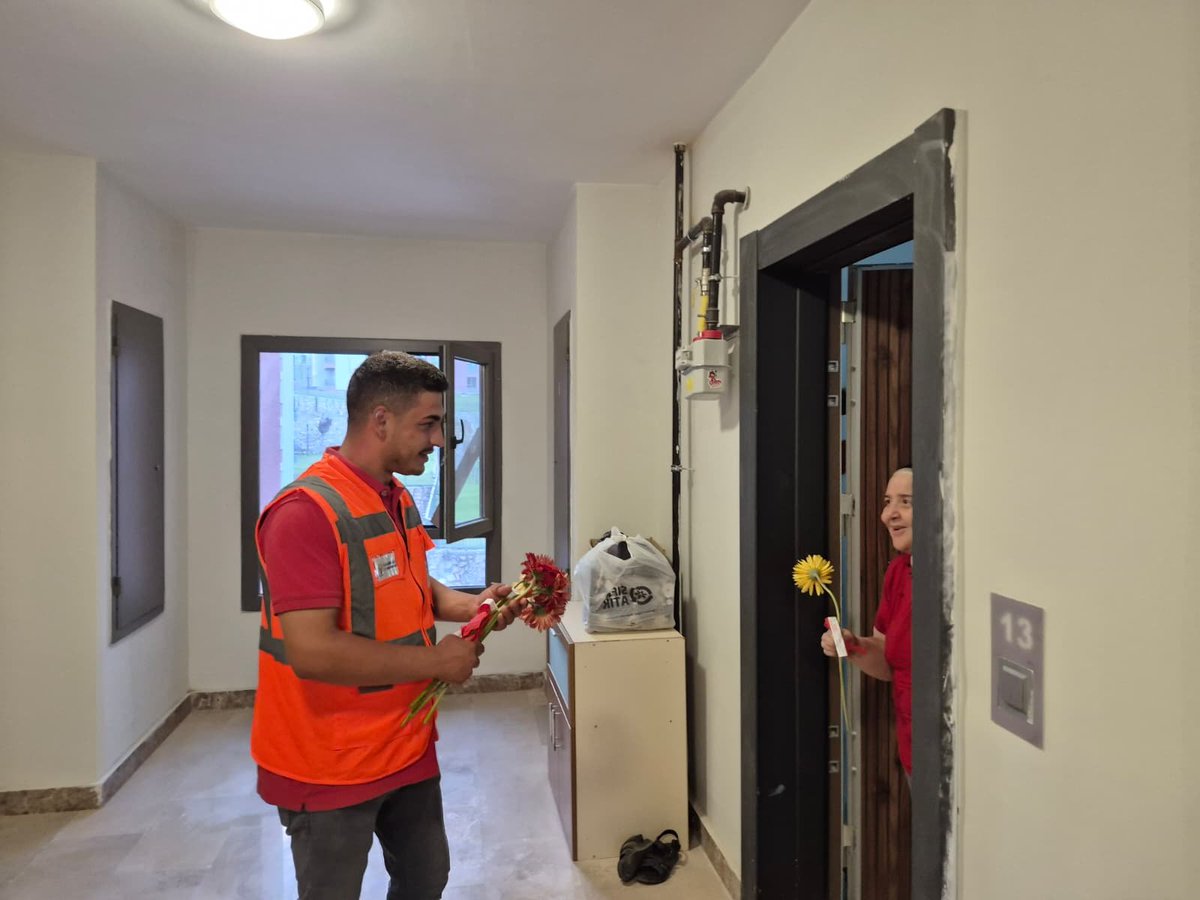 AKgncdulkdroglu's tweet photo. 📍Doğukent Konutları 

İlçe Gençlik Kolları Başkan Vekilimiz Ahmet Uzun ve Yönetim kurulu üyelerimizle, doğukent mahallemizde yapımı tamamlanan yeni evlerine taşınan kıymetli vatandaşlarımızı ziyaret ederek Sn. Cumhurbaşkanımızın selamlarını ilettik. 
++ https://t.co/k0PXZNBi87