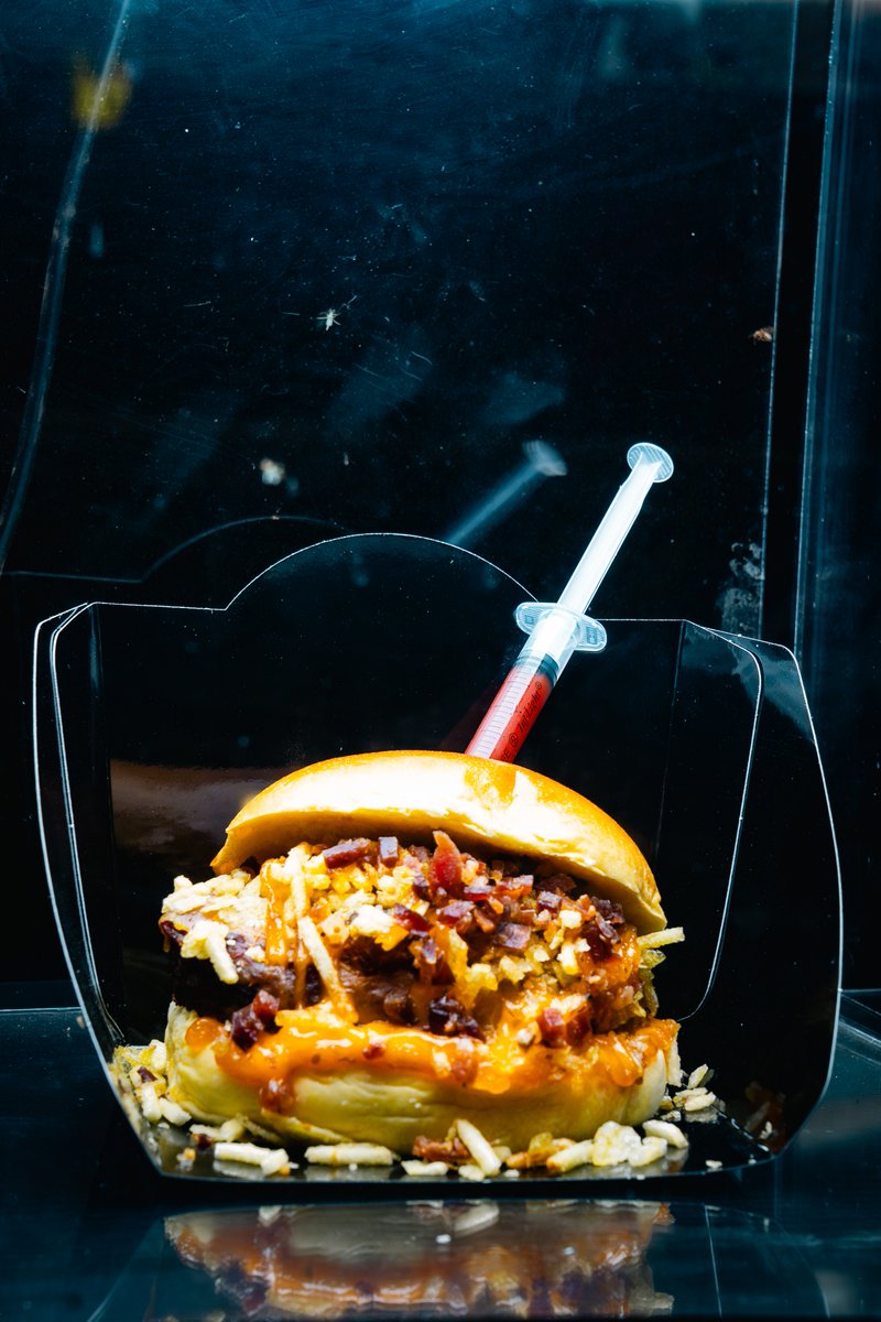 Ferrol360's tweet photo. 🍔 La The Burger Cup llega a Ferrol.

📍 Del 15 al 19 de julio, la Plaza de Armas reunirá a 9 hamburgueserías, música en directo, DJs, foodtrucks y actividades familiares.
https://t.co/4qzZb1uae4 https://t.co/Wqp0PgTLxO