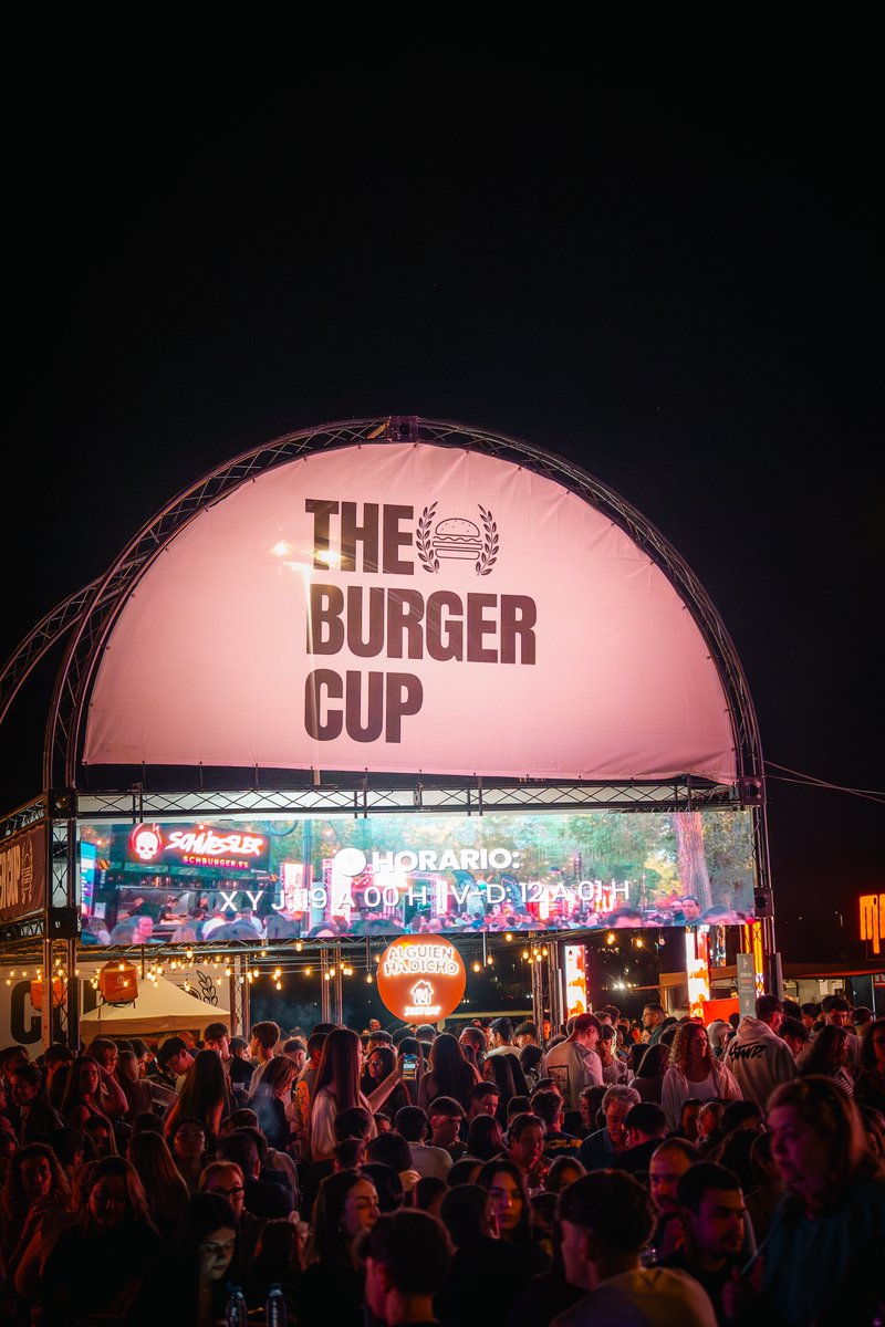 Ferrol360's tweet photo. 🍔 La The Burger Cup llega a Ferrol.

📍 Del 15 al 19 de julio, la Plaza de Armas reunirá a 9 hamburgueserías, música en directo, DJs, foodtrucks y actividades familiares.
https://t.co/4qzZb1uae4 https://t.co/Wqp0PgTLxO