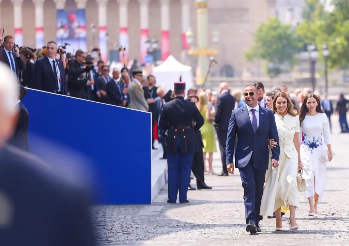 Italpress's tweet photo. Malta, Abela partecipa alla parata della Festa nazionale a Parigi https://t.co/h8Bvh8ferZ https://t.co/8wl69CEPaE