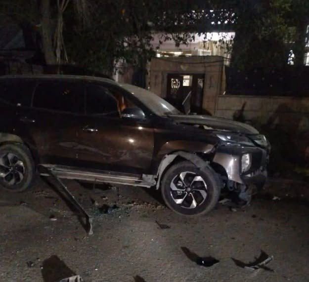 TracTerrorism's tweet photo. Suspected #IslamicState (IS) Detonate Improvised Explosive Device (#IED/Sticky #Bomb) Targeting Syrian Army Commander’s Vehicle in al-Qusour Neighborhood, Deir Ezzor City, #DeirEzzor Governorate, #Syria
Read more: https://t.co/Ug0oiXzFT9 https://t.co/1l1y1lM4Np