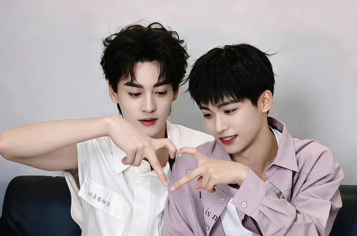 RedStringz99's tweet photo. When I watched that interview, I was genuinely surprised. How could they have such perfectly aligned answers to so many different questions asked to both of them?

Isn’t this what people call fate bringing two people together as a couple? 

#TianZiyu #LeiPeng99 #RevengedLove https://t.co/nuUNuB7AEp
