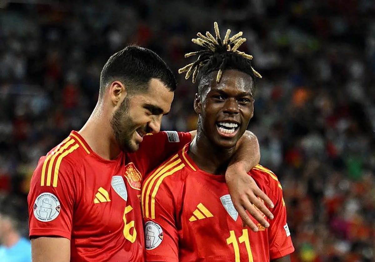 mavichina's tweet photo. Hoy España se enfrenta a Francia en semifinales del Mundial de Fútbol masculino.

Y disfrutaremos animando el doble al tener a dos navarros en el equipo: Mikel Merino y Nico Williams! Además de nuestro querido Víctor Muñoz!

Anímenos con tanta pasión como civismo! https://t.co/BarhGAPKz2