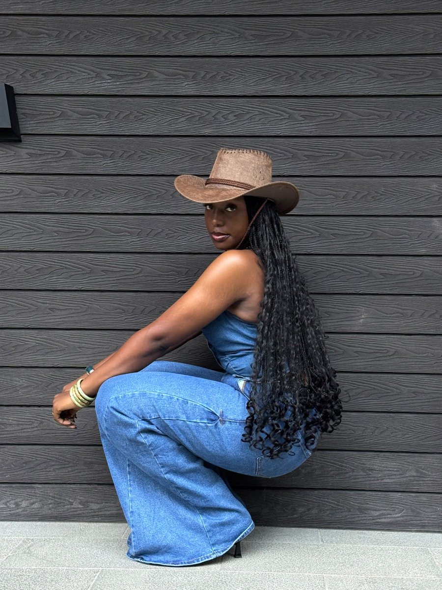 amakas_space's tweet photo. Denim but rodeo style? 
Delivered! 😌 https://t.co/bsp4V00uE6