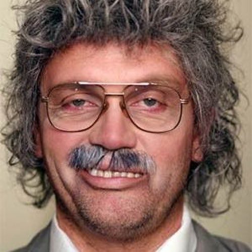ElliotStabler92's tweet photo. Wenn mittlerweile dieser Typ mobilisiert wird, um ein Verbot der AfD in Thüringen voranzutreiben, ist die pure Verzweiflung förmlich zu spüren.😎🍿 https://t.co/G95QgWEj1S