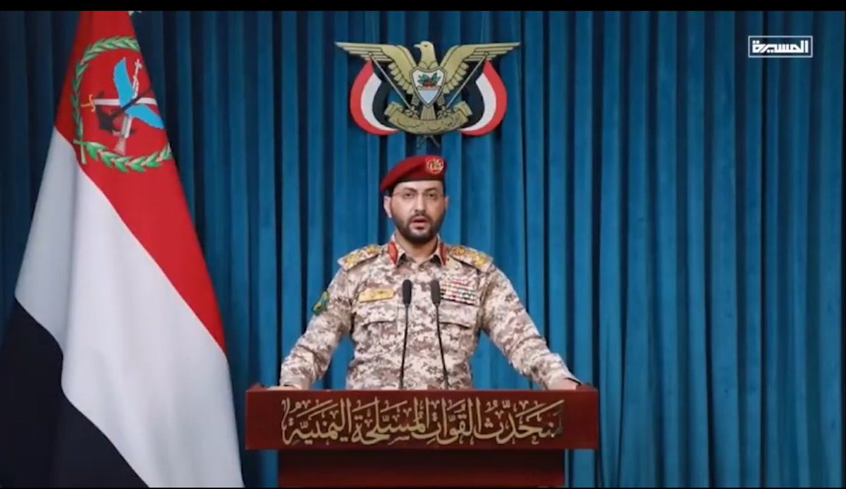 abu_sarh2000's tweet photo. @Yahya_Saree متحدث القوات المسلحة
ولا يُرى في أي منشأة عسكرية

أسمع يا صحاف اليمن
شجاعتك وبربرتك خلف هذه المنصه 
مع هذه (الخلفية الزرقاء) 
التي تخفي مكانك وتدل أنك متسردب 

دليل أن هناك صقور خضراء
تحوم بالجو تخشى أن تصطادك
وأنت تقرأ (بيان صادر) في أي لحظة 

نصيحة :

لاتختبروا صبر السعودية https://t.co/XJXcmwx70M