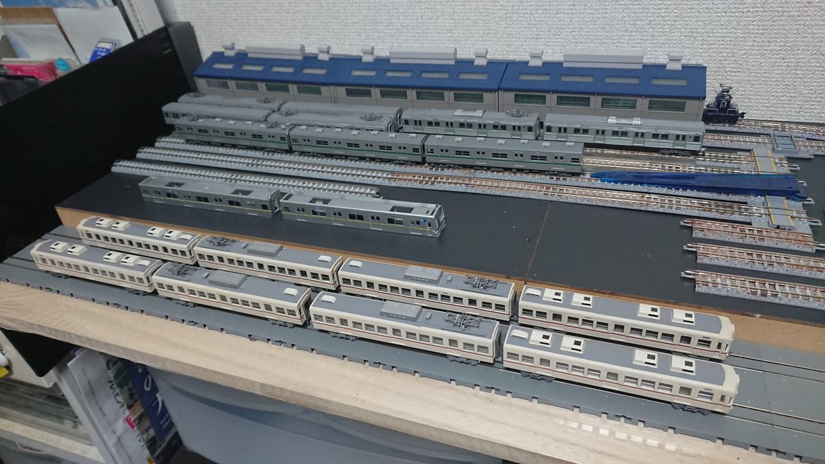 7eSubaru's tweet photo. 京王初代5000系の製作。
追加で製作することとなった、
最後の２編成(5714F5717F)が
徐々に形になってまいりました。

以前にもご紹介したと思いますが、
今回のこの企画は、質よりも量に
拘って製作しておりますゆえに、
ただでさえ低いクオリティが、
更に低くなってるところは、
ご容赦願いますね… https://t.co/3LJg33bGZN