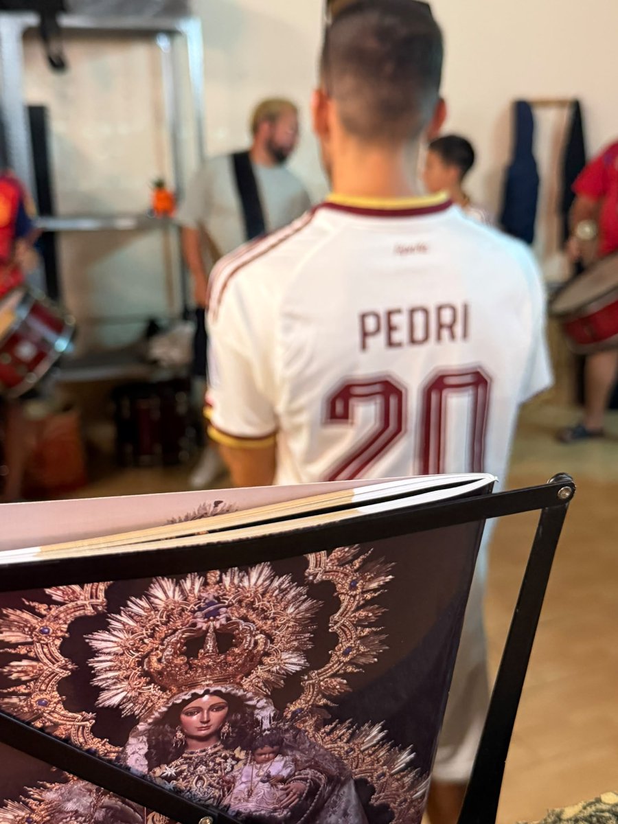 amlaslagunas's tweet photo. ¡El último ensayo general antes del día del Carmen ha quedado tal que así! ❤️💛❤️⚓️

#AMLasLagunas #VamosEspaña https://t.co/6W6IoDX96r