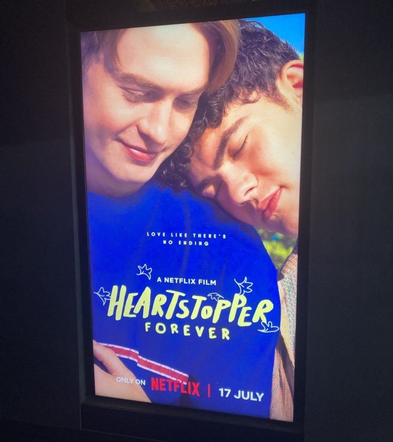 heartstbrasil's tweet photo. PERFEITO! Novo pôster alternativo de Heartstopper Forever. 💛🩵 https://t.co/GobiYEFb7R
