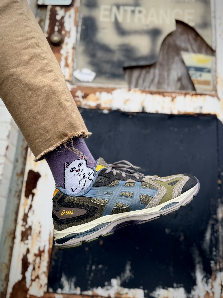jerktherobot's tweet photo. I got these hoes for 68bucks!! Plus that bogus ass15dolla shipping fee, 4 it2 take 7days 2get here from a city that is literally 3 hours away. Yeah, I’m still Not over it, but I digress…
Quick lil #UnDS
#KOTD
ASICS Gel-K1011
@Sneakerpolitics exclusive ‘Live Oak’
#wearyourkicks https://t.co/MwiOnOsHpB