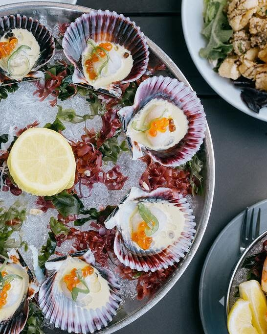 shadehotelrb's tweet photo. Summer and seafood. https://t.co/ziFQEG9DRZ