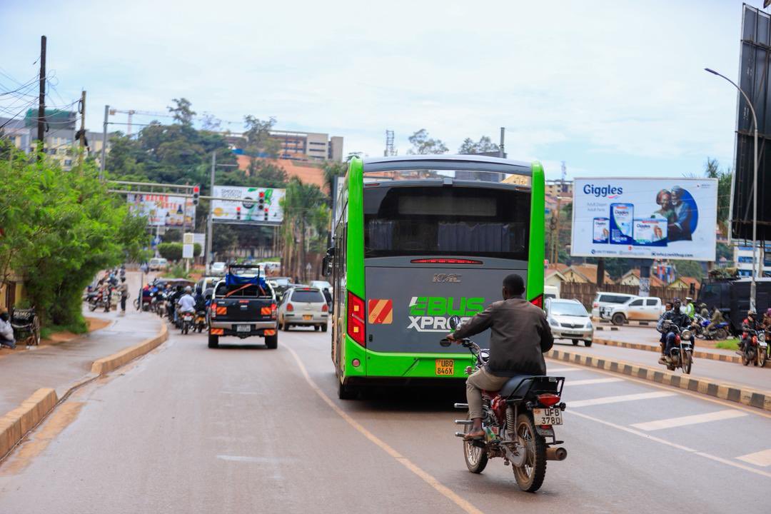 kukirizajoshua5's tweet photo. Uganda is driving into the future.Every EBus Express trip means cleaner air, quieter roads, and smarter transport. @KiiraMotors @MoWT_Ug @GCICUganda #EBusExpress @ruthdavoice #GoldenPosts https://t.co/PxHA72sNws