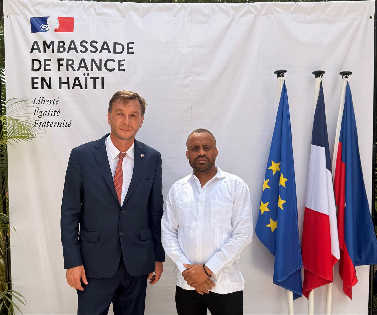 alexandre_rony's tweet photo. À l’occasion de la Fête nationale française, nous avons eu l’honneur de participer à la réception organisée par l’Ambassade de France en Haïti. Nous remercions M.Antoine Michon pour son accueil et réaffirmons l’importance du dialogue et de la coopération entre Haïti et la France. https://t.co/GYDbEZhxvO
