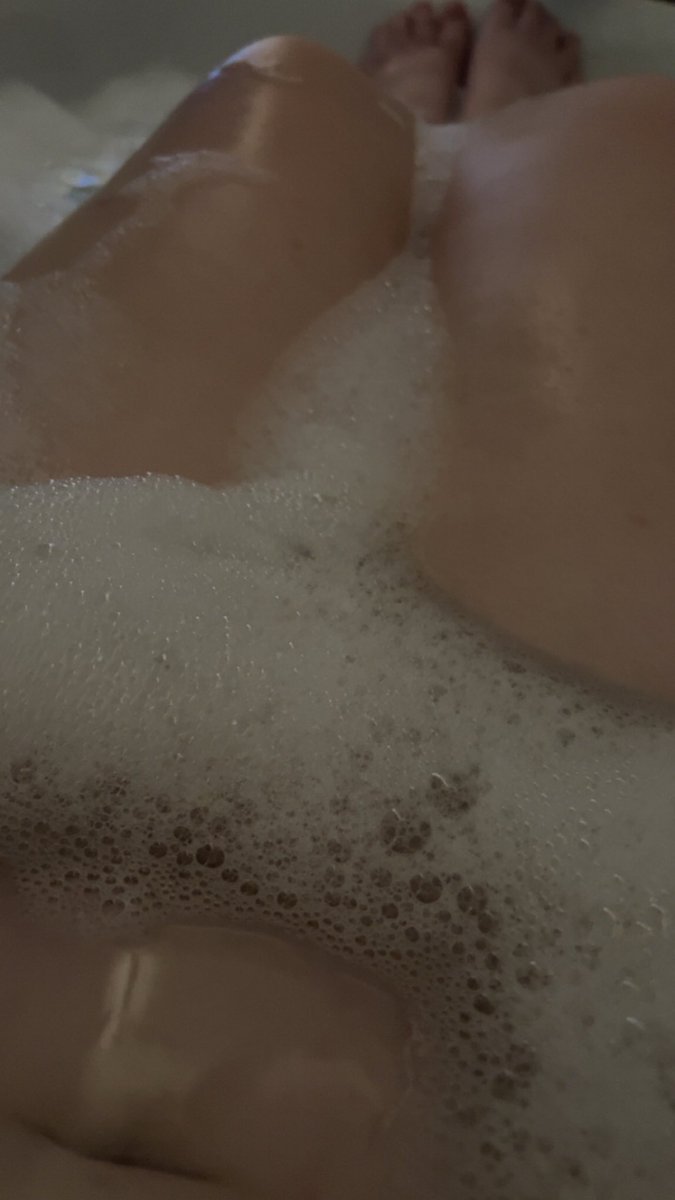 Naomixxluv's tweet photo. 🛁🛁🛁 #lowlvl https://t.co/4I6ruTz9Xh