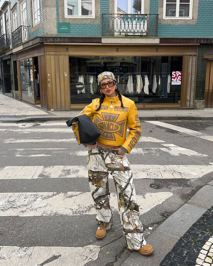 Jennie_ani's tweet photo. One word for ladies that dresses like a guy 😜 https://t.co/74Fk4fIE9z