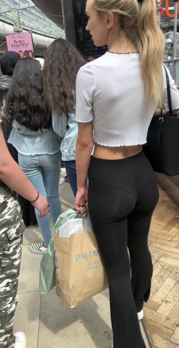 NOVAAA7o's tweet photo. Flared Tights CAUGHT TODAY ..#candid #candids #creepshot (Link in bio) https://t.co/c2cIWkmOg8