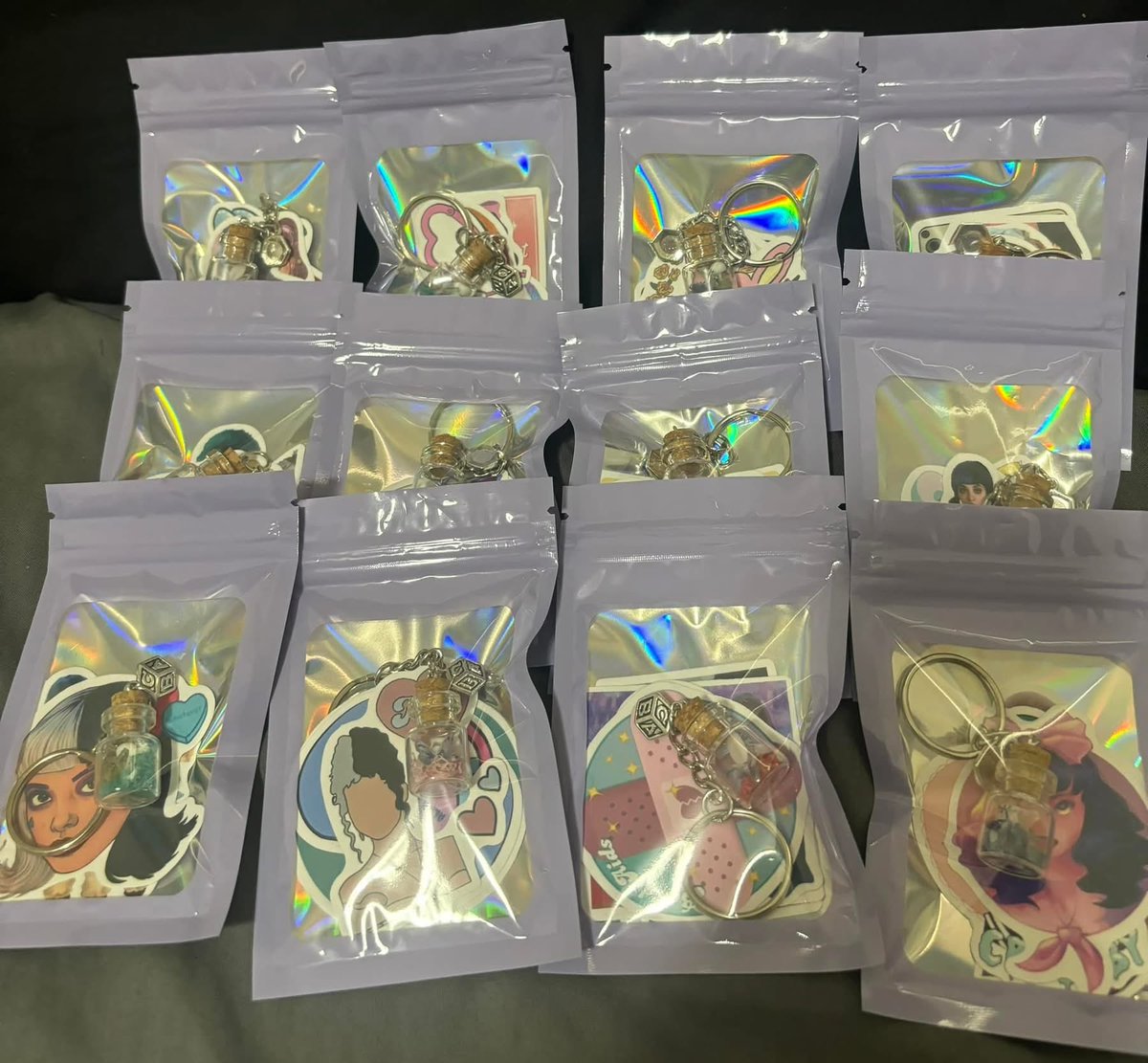 AngieJacks56838's tweet photo. we are getting close to tour I want to show what I’m trading I made worry stone keychain they will be in bags with stickers which I posted a picture to give you an idea what its gonna look like Duluth 28th I’m excited to trade with everyone #MelanieMartinez #hadestour https://t.co/3xKWvKIbrX