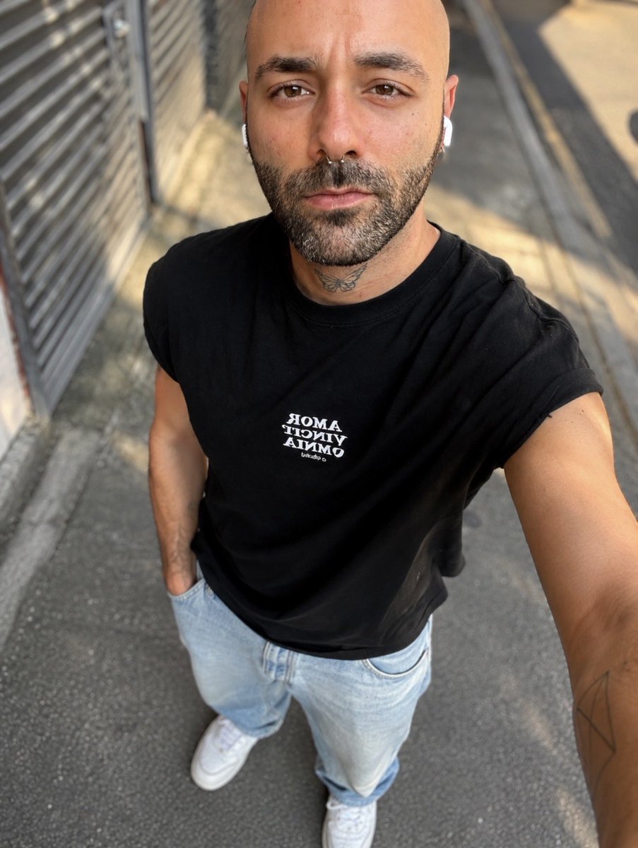 AnotherItalian_'s tweet photo. Ho sonno https://t.co/LXAXSXiwD3