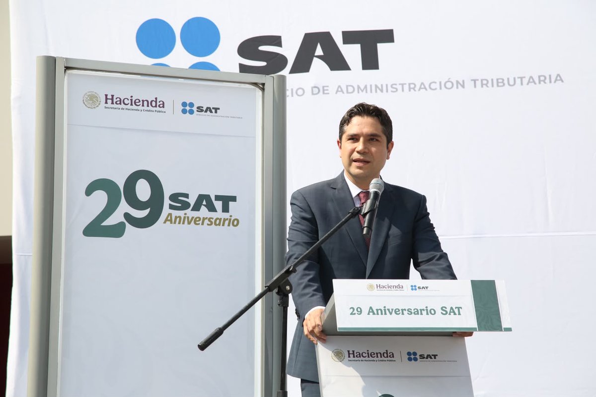 debajadamx's tweet photo. 💸😅 El SAT cumple 29 años… y dice que sabe hacer su chamba
Mientras unos sufren al ver sus declaraciones, el @SATMX presume recaudación histórica y más presencia en el país. La máquina de cobrar impuestos sigue bien aceitada.
#SAT #México https://t.co/wYjw4JMXMc