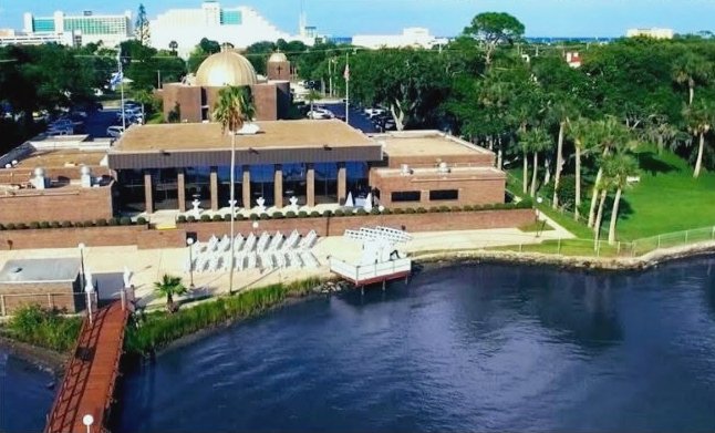 Sunset_Center's tweet photo. Say "I do" surrounded by nature's beautiful scenery, then celebrate with the people you love in a place they'll never forget. ✨

Your forever starts here.🤍

#HappilyEverAfterStartsHere #ReceptionGoals #FloridaWeddings #DaytonaBeachWedding https://t.co/N37OeBvuJa