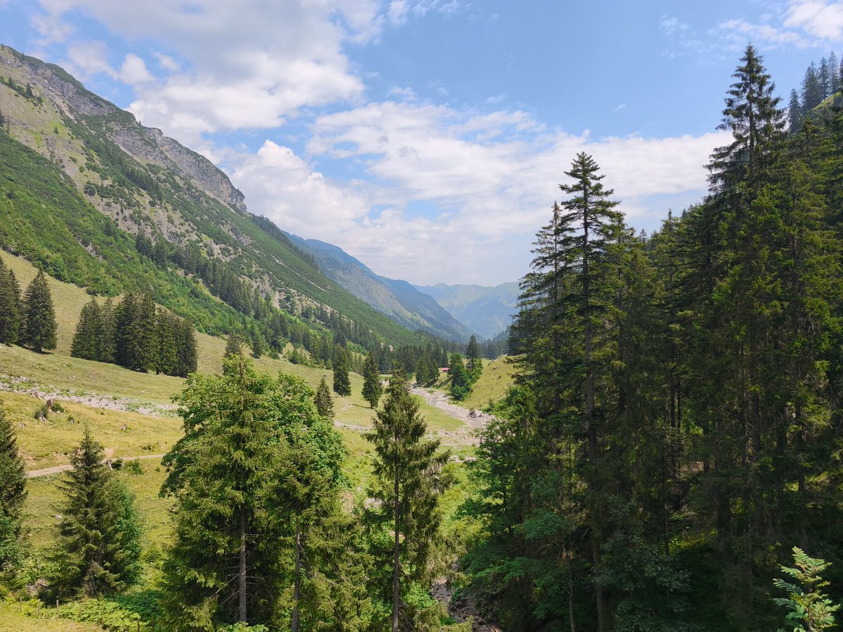 Patrick92's tweet photo. Die Wanderung zum Rappensee hat  wegen eines Unwetters, auch die Bergwacht war im Einsatz und hat eine Frau ausgeflogen, dafür würde das Rappenalptal erwandert, war auch schön 😄 https://t.co/uM6oXhcLZJ