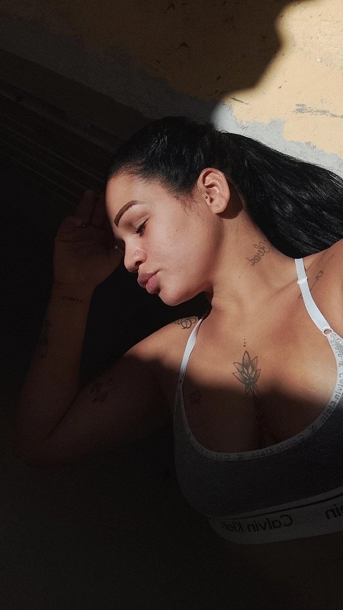 moreninhaaa29's tweet photo. Luz do Sol ✨ https://t.co/389Pk4NCKQ