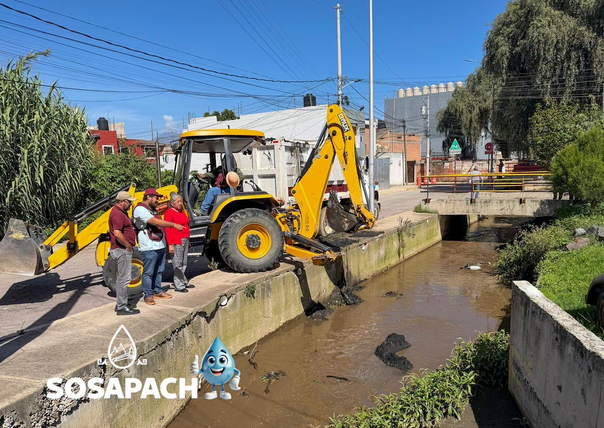 PoderNoticiaPue's tweet photo. #ChecaEsto|| 📢👀 Personal de @sosapach_, encabezado por Francisco Flores Campos, realizó labores de limpieza en un punto crítico del río Ametlapanapa. 🌊
@GobiernoCholula @TonantzinFdz
#PoderNoticia #DondeTuVozSeEscucha https://t.co/3UxqRaFdb5