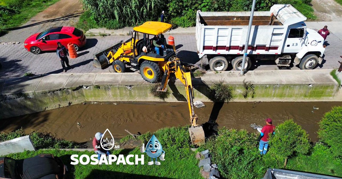 PoderNoticiaPue's tweet photo. #ChecaEsto|| 📢👀 Personal de @sosapach_, encabezado por Francisco Flores Campos, realizó labores de limpieza en un punto crítico del río Ametlapanapa. 🌊
@GobiernoCholula @TonantzinFdz
#PoderNoticia #DondeTuVozSeEscucha https://t.co/3UxqRaFdb5