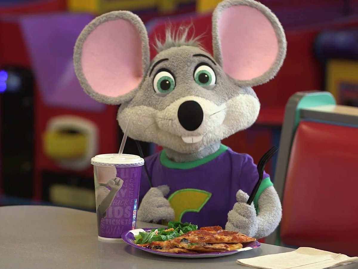 InternetJohnDoe's tweet photo. @OldRattleMan I dunno about you, but I could easily punt this little cheese muncher across the playpen. https://t.co/sBrn5rS4XH