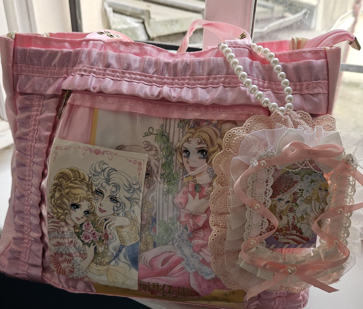 the_pinku_3's tweet photo. Mon sac aujourd'hui 🎀 https://t.co/ZG6qpEPejW