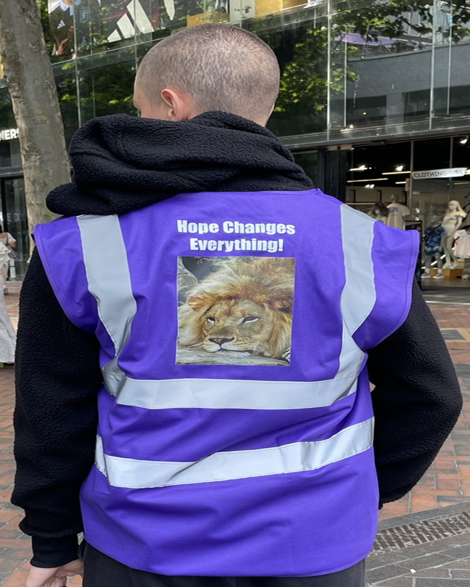 StilTimeforHope's tweet photo. Let’s talk about Hope...
Keep an eye out for us in a city or town near you.
Today, we were in Birmingham sharing the Good News of Jesus. If you see us, please come over and have a chat — we’d love to meet you!
#Hope4all #StillTime #SignsOfTheTimes https://t.co/8Qd6YATbcJ